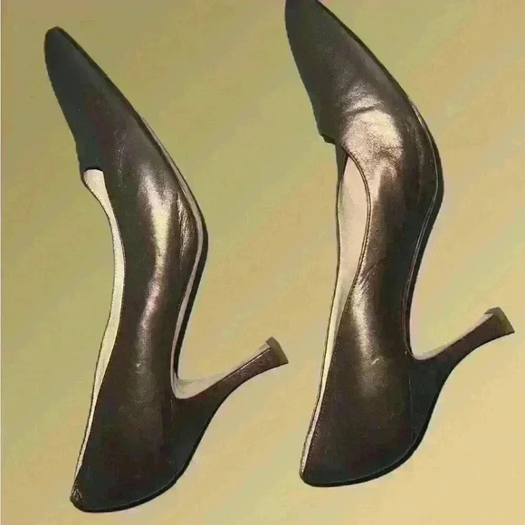 MANOLO BLAHNIK Light Brown Satin Pump Pointed Heels - Picture 4 of 4